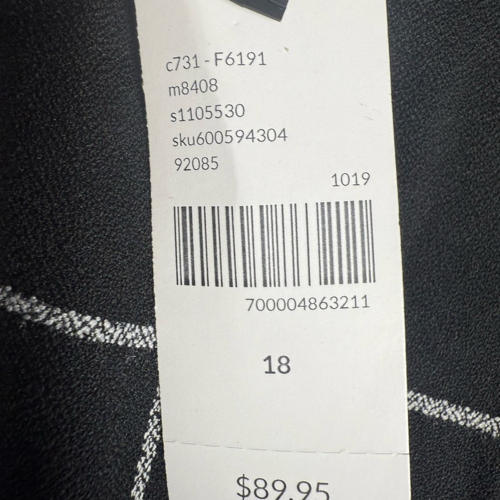 NWT Lane Bryant Black and White Plaid Blazer. Front zipper size 18 - Picture 10 of 11